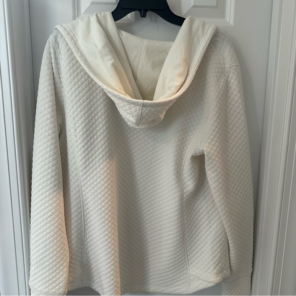 DSG Cream Quilted Hoodie - Picture 3 of 14